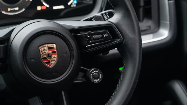 Porsche Cayenne (24 Reg) 3.0 V6 Coupe (New Model) Image 6