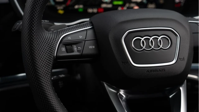 Audi Q3 (74 Reg) 2.0 40TFSI S Line Black Edition Quattro Sportback Image 6