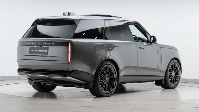 Land Rover Range Rover (73 Reg) 3.0 D350 Autobiography Image 6