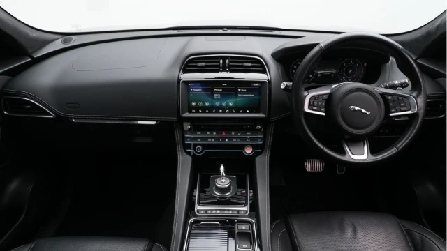 Jaguar F-pace (69 Reg) 2.0 20D Chequered Flag Image 2