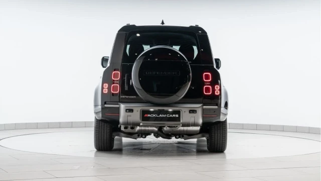 Land Rover Defender (25 Reg) 110 3.0 D250 X-Dynamic SE Hard Top (5 Seat) (+VAT) Image 6