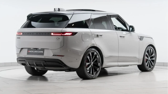 Land Rover Range Rover Sport (23 Reg) 3.0 D300 Dynamic SE (Black Pack) Image 6