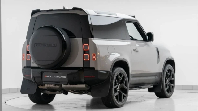 Land Rover Defender (75 Reg) 90 3.0 D250 S Hard Top Commercial (3 Seat) (+VAT) Image 7