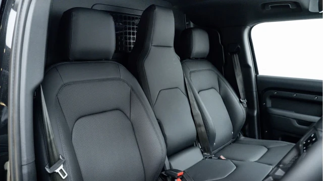 Land Rover Defender (75 Reg) 110 3.0 D250 X-Dynamic SE Hard Top Commercial (3 Seat) (+VAT) Image 3