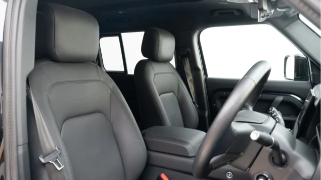 Land Rover Defender (74 Reg) 110 3.0 D350 X-Dynamic HSE Hard Top (5 Seat URBAN) (+VAT) Image 3
