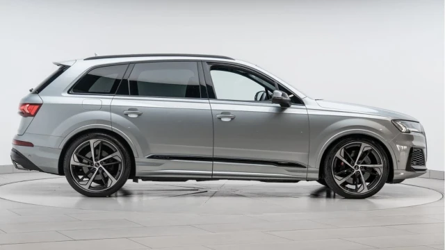 Audi SQ7 (24 Reg) 4.0TFSI V8 Black Edition Quattro Image 7