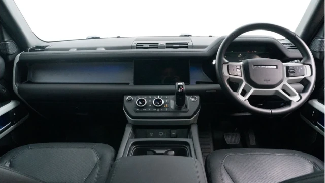 Land Rover Defender (24 Reg) 110 3.0 D250 X-Dynamic SE (Black Pack) Image 2