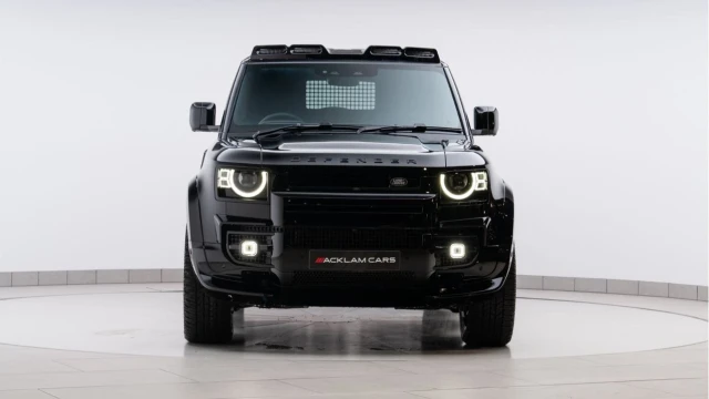 Land Rover Defender (25 Reg) 110 3.0 D250 X-Dynamic HSE Hard Top Commercial (Bespoke) (+VAT) Image 7