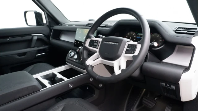 Land Rover Defender (74 Reg) 110 3.0 D250 X-Dynamic HSE (VAT Q) Image 8