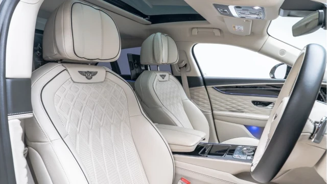Bentley Flying Spur (22 Reg) 2.9 V6 Flying Spur Hybrid (Mulliner) Image 3