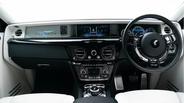 Rolls-Royce Phantom (71 Reg) 6.7 V12 Image 2