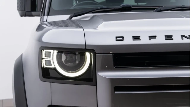 Land Rover Defender (21 Reg) 90 3.0 D250 SE (Bespoke) Image 7