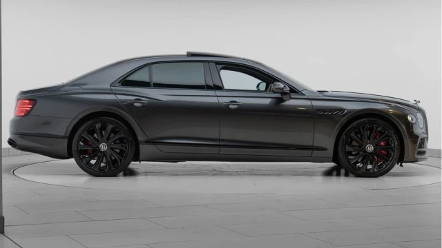 Bentley Flying Spur Mulliner (73 Reg) 6.0 W12 (Blackline) Image 7