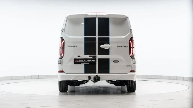 Ford Transit Custom (25 Reg) 320 2.0 Ecoblue Sport AWD (5 Seat) (+VAT) Image 5