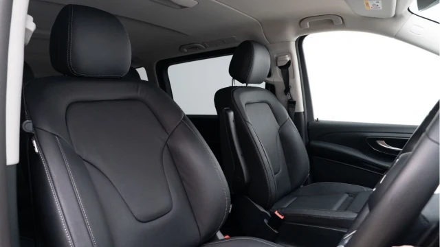 Mercedes-Benz V Class (24 Reg) V220 2.0D Premium LWB (7 Seat) Image 3