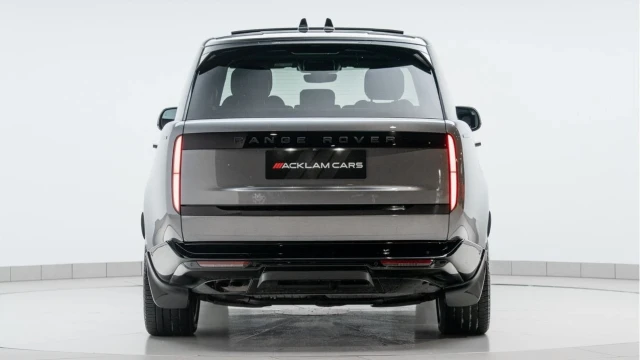 Land Rover Range Rover (24 Reg) 3.0 D300 SE (Shadow Pack) Image 6
