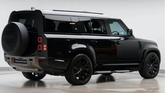 Land Rover Defender (73 Reg) 130 3.0 P300 X-Dynamic SE (8 Seat) Image 5
