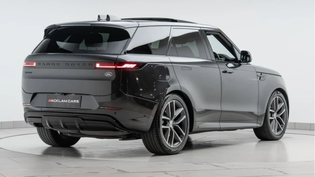 Land Rover Range Rover Sport (73 Reg) 3.0 D300 Dynamic SE (Black Pack) Image 6