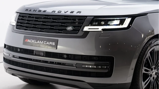 Land Rover Range Rover (74 Reg) 3.0 D300 Autobiography (Shadow Pack) Image 8