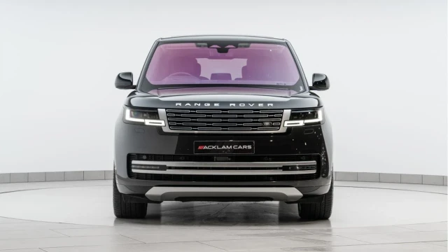 Land Rover Range Rover (72 Reg) 4.4 V8 P530 Autobiography Image 7