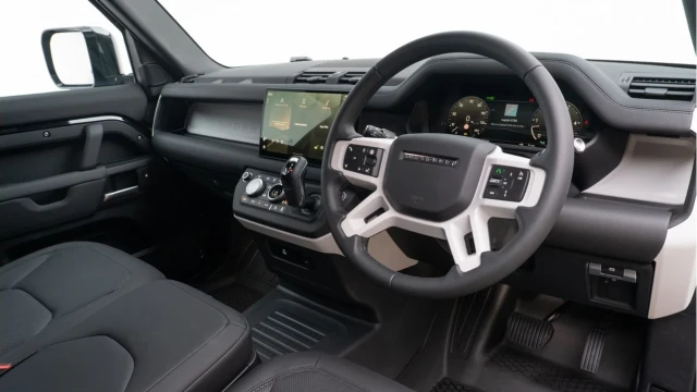 Land Rover Defender (25 Reg) 90 3.0 D250 S Hard Top Commercial (3 Seat) (+VAT) Image 2