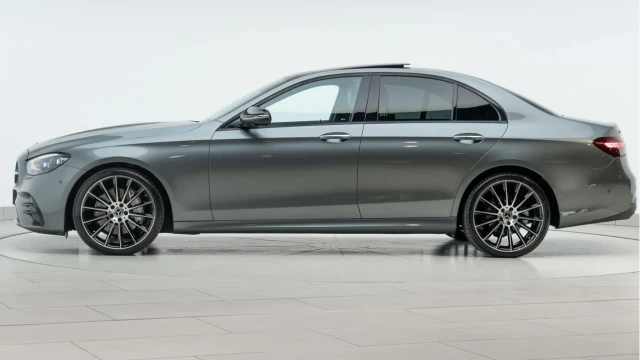 Mercedes-Benz E Class (21 Reg) E220 2.0D AMG Line Night Edition Premium Plus Image 4