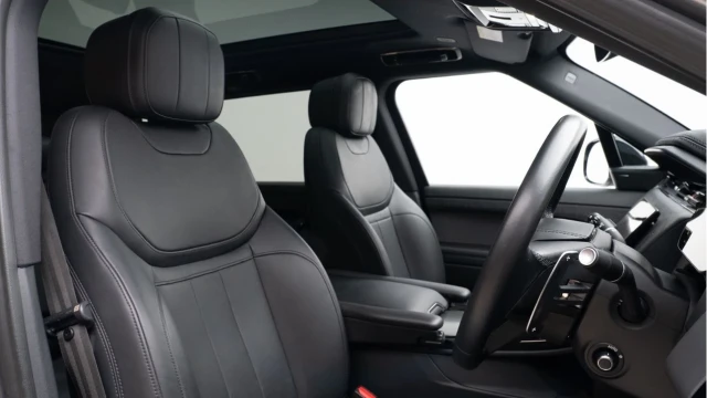 Land Rover Range Rover Sport (72 Reg) 3.0 D300 Dynamic SE Image 3
