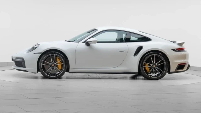 Porsche 911 (23 Reg) 3.8 Turbo S Coupe Image 4