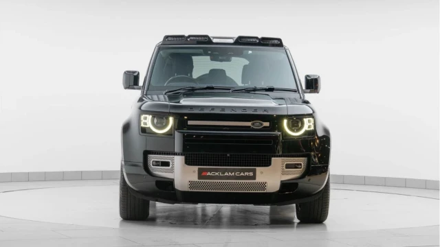 Land Rover Defender (23 Reg) 110 2.0 P400e XS Edition Hybrid Image 4