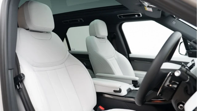 Land Rover Range Rover Sport (25 Reg) 3.0 D250 S (Black Pack) Image 3