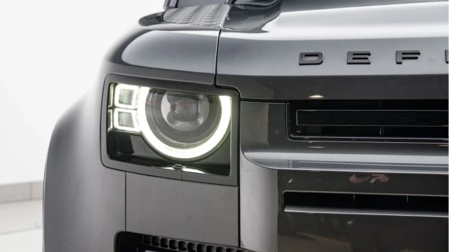 Land Rover Defender (73 Reg) 90 3.0 D250 HSE Hard Top Commercial (3 Seat) (+VAT) Image 6