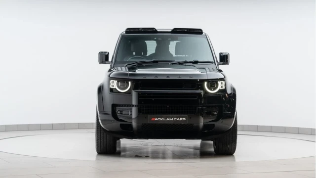 Land Rover Defender (21 Reg) 90 3.0 D250 HSE (6 Seat) (Bespoke URBAN) Image 7