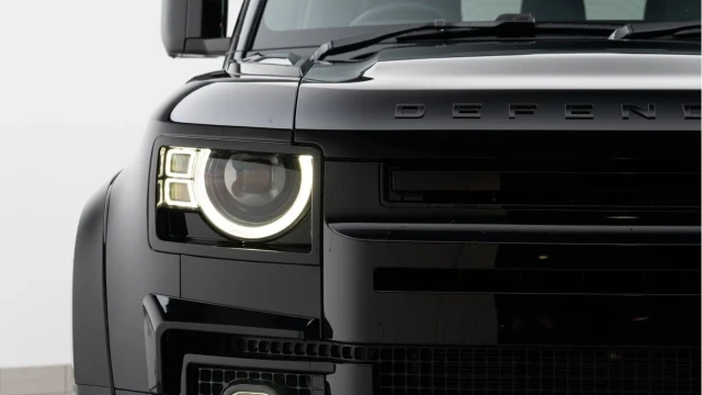 Land Rover Defender (74 Reg) 110 3.0 D350 X-Dynamic HSE (7 Seat) (Bespoke) (VAT Q) Image 8
