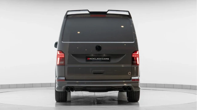 Volkswagen Transporter (24 Reg) 2.0TDI T32 Kombi Highline DSG (5 Seat) (Bespoke URBAN) (No VAT) Image 5