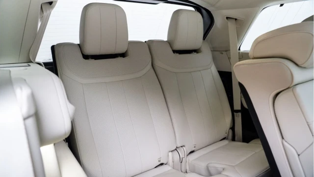Land Rover Range Rover (24 Reg) 3.0 D350 Autobiography LWB 7 Seat (Shadow Pack) Image 8