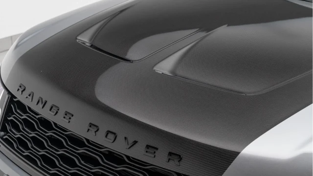 Land Rover Range Rover Sport (21 Reg) SVR 5.0 V8 Carbon Edition Image 8