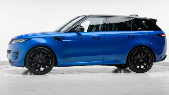Land Rover Range Rover Sport (25 Reg) 3.0 D300 Dynamic SE (Velocity) Image 4