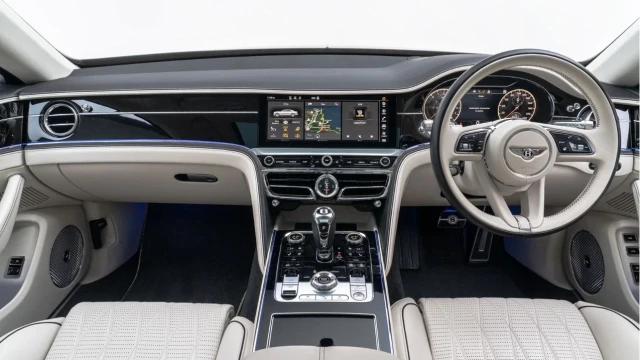 Bentley Flying Spur (22 Reg) 2.9 V6 Flying Spur Hybrid (Mulliner) Image 2