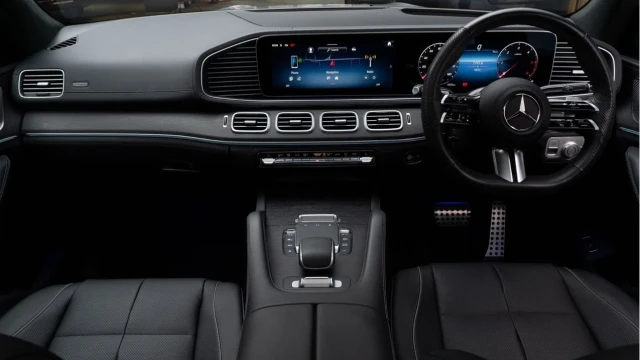 Mercedes-Benz Gls (73 Reg) GLS450 3.0D Business Class 4Matic Image 2