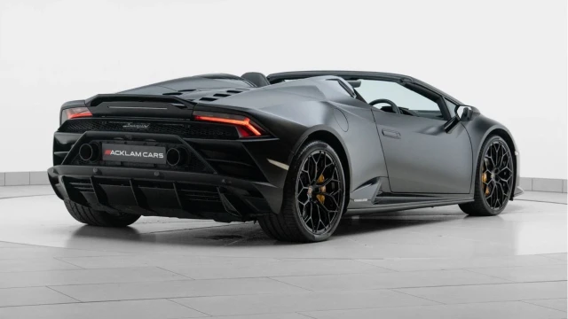 Lamborghini Huracan (70 Reg) 5.2 V10 640-4 Evo Spyder Image 7