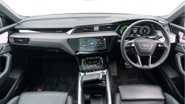 Audi SQ8 E-Tron (73 Reg) Vorsprung Sportback Quattro Image 2