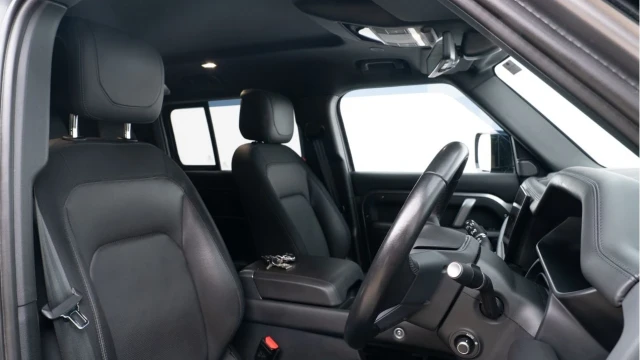 Land Rover Defender (72 Reg) 110 3.0 D300 X-Dynamic HSE Hard Top (5 Seat) (+VAT) Image 3