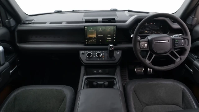 Land Rover Defender (72 Reg) 110 5.0 V8 Image 2