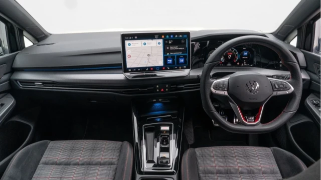 Volkswagen Golf (74 Reg) 2.0TSI GTI DSG (Mk8.5) Image 2