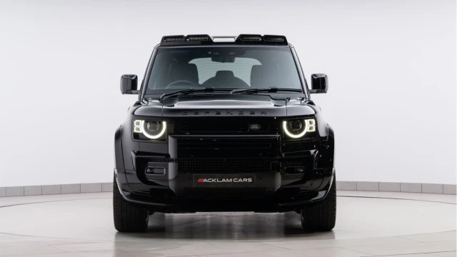 Land Rover Defender (74 Reg) 110 3.0 D350 X-Dynamic HSE (Bespoke) Image 4