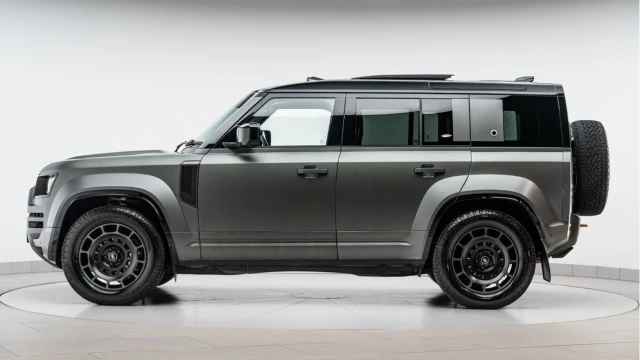 Land Rover Defender (25 Reg) 110 4.4 V8 P635 Octa Edition One (VAT Q) Image 5