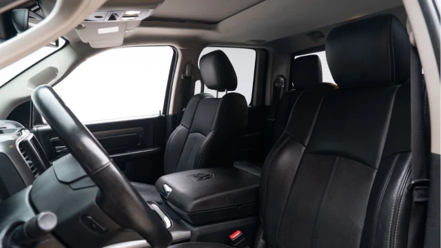 Dodge RAM (68 Reg) 1500 Classic 5.7 V8 Hemi Sport (VAT Q) Image 3