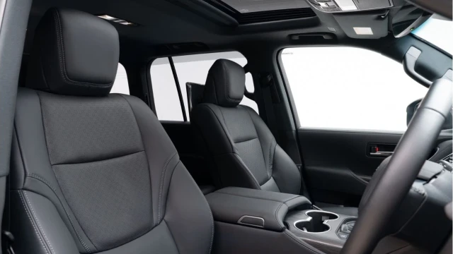 Toyota Land Cruiser (74 Reg) 300 3.3D V6 Sahara ZX (RHD) Image 3