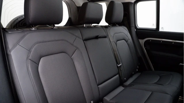 Land Rover Defender (75 Reg) 110 3.0 D250 S (Bespoke) Image 8