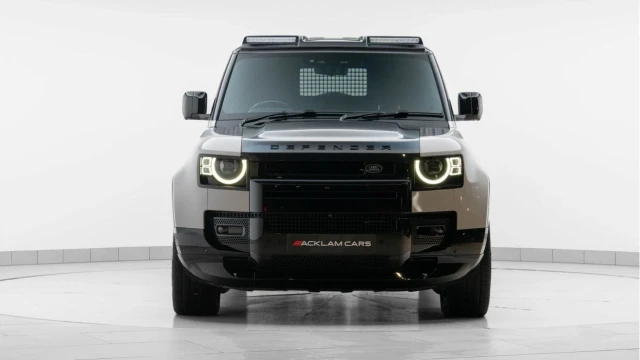 Land Rover Defender (73 Reg) 110 3.0 D300 X-Dynamic HSE Hard Top Commercial (No VAT) Image 7